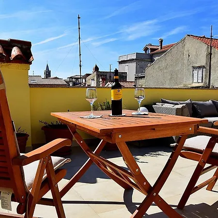 King Old Town Rab - Adults Only Apartamento Rab Town
